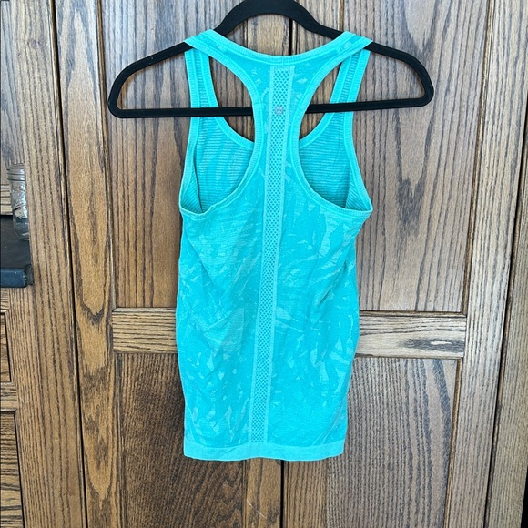 Lululemon Swiftly Tech Tank Bali Breeze 4 - Picture 5 of 6